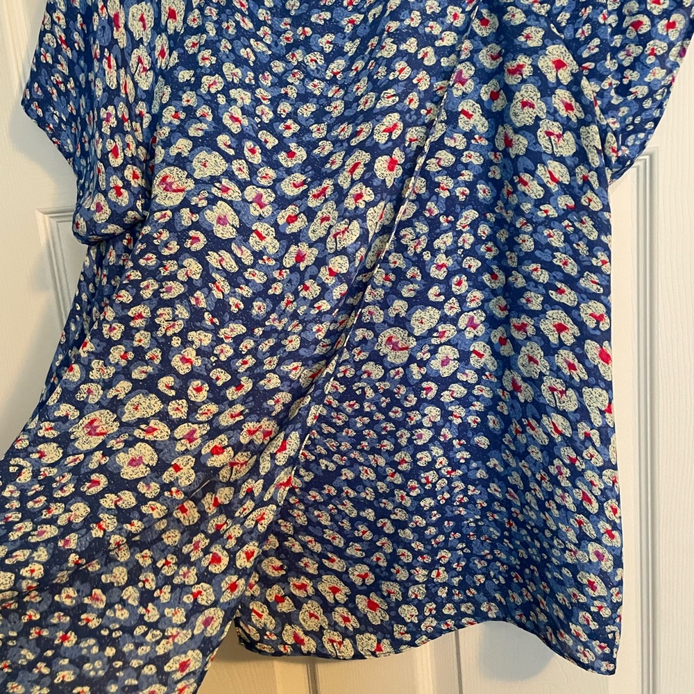 Cabi Spring 2015 Button Back Top - Picture 2 of 3